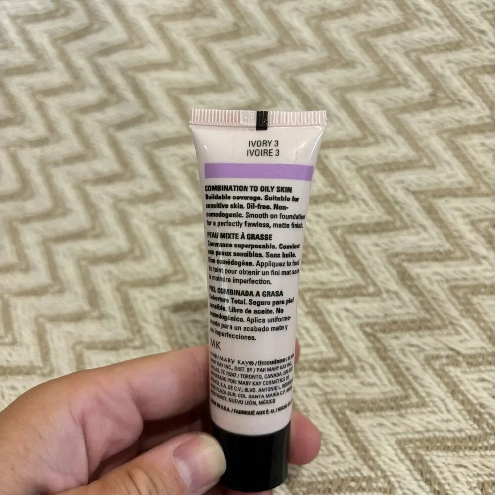 Mary Kay Timewise Matte-Wear Liquid Foundation Ivory 3
